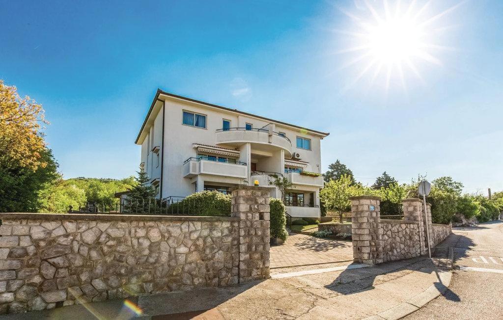 Lux Apartman Leo Apartment Kostrena Exterior foto